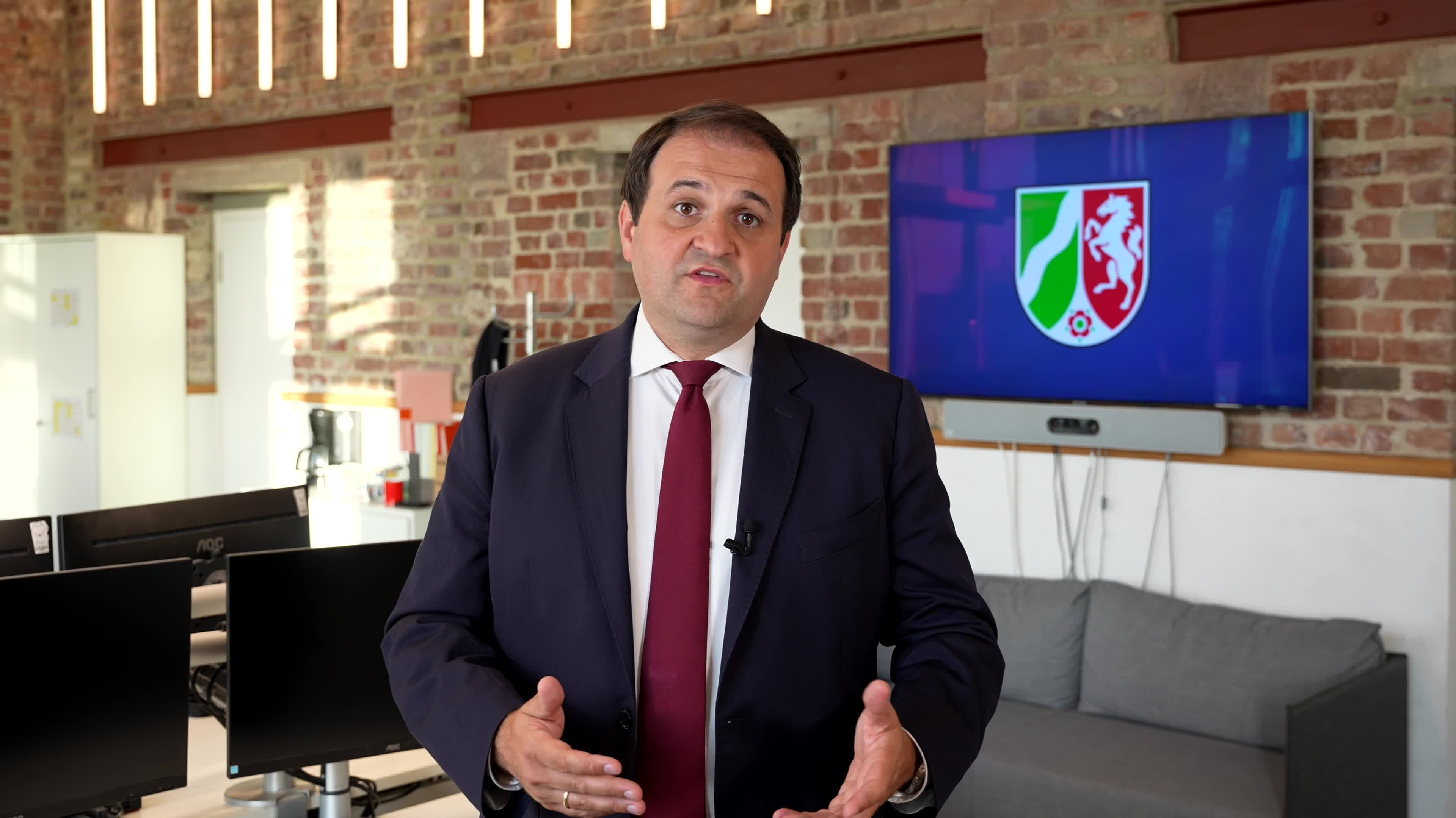 thumbnail of medium /cache/1b276d6a6b89150b7e67cf686b705bc9.png